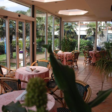 Hotel Residence Veliero Riccione Buitenkant foto