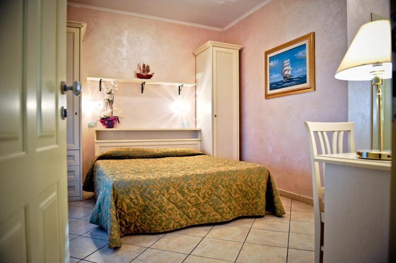 Hotel Residence Veliero Riccione Kamer foto