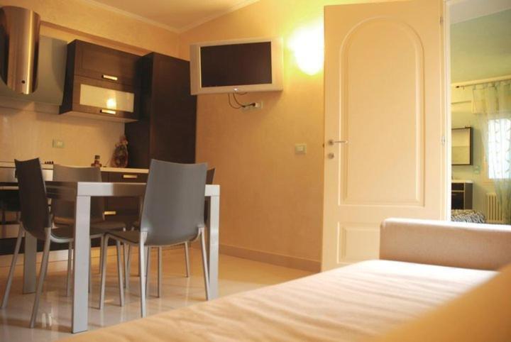 Hotel Residence Veliero Riccione Buitenkant foto