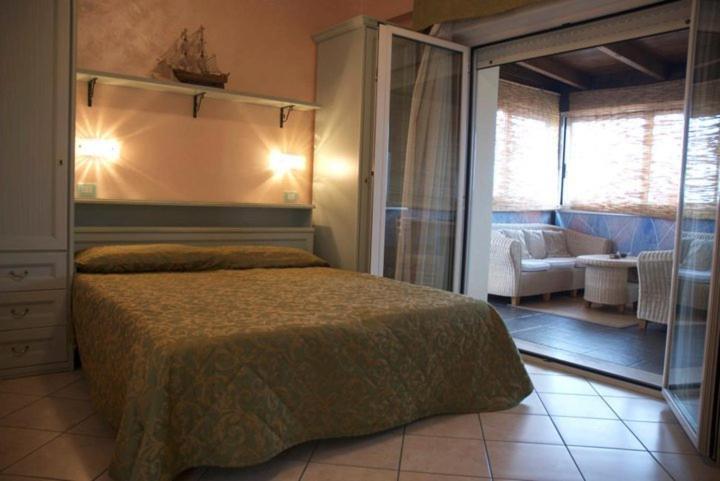 Hotel Residence Veliero Riccione Buitenkant foto