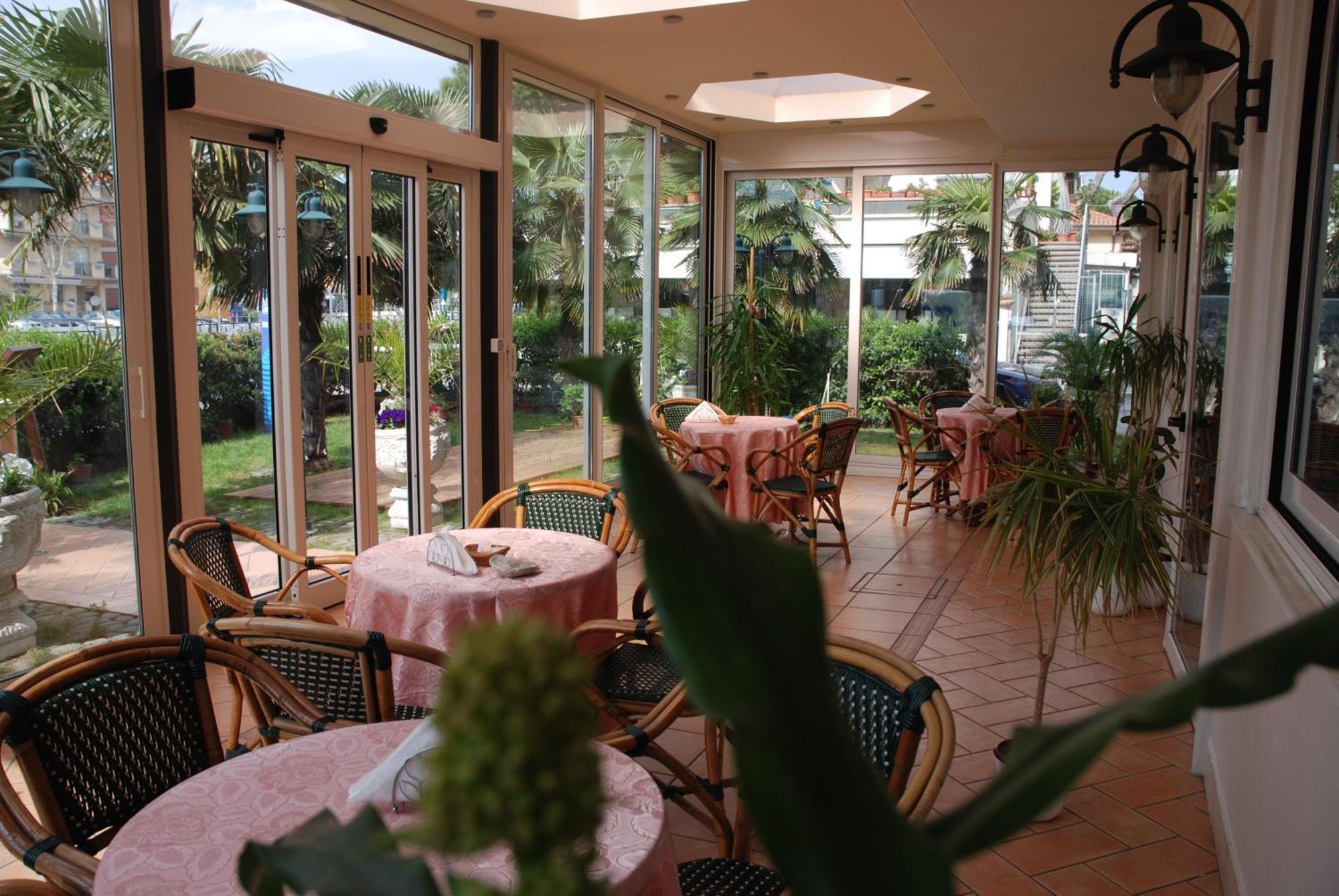 Hotel Residence Veliero Riccione Buitenkant foto